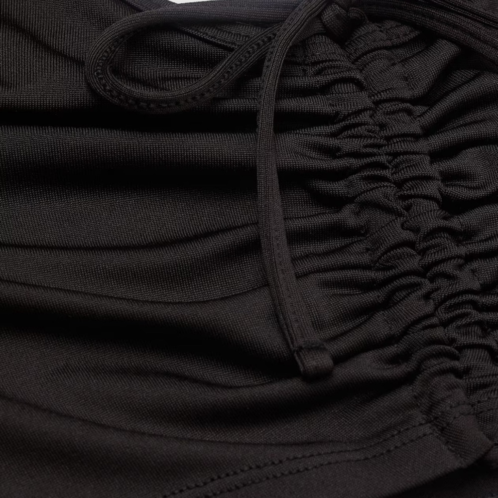 H&M Black Cropped Halter Neck Top Large - Picture 2 of 9